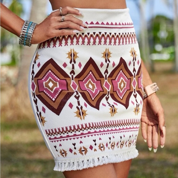 Boho Geometrical Print Fringe Hem Mini Skirt White - Picture 6 of 6